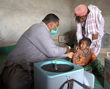 Children in remote areas of Pakistan receive new polio vaccine